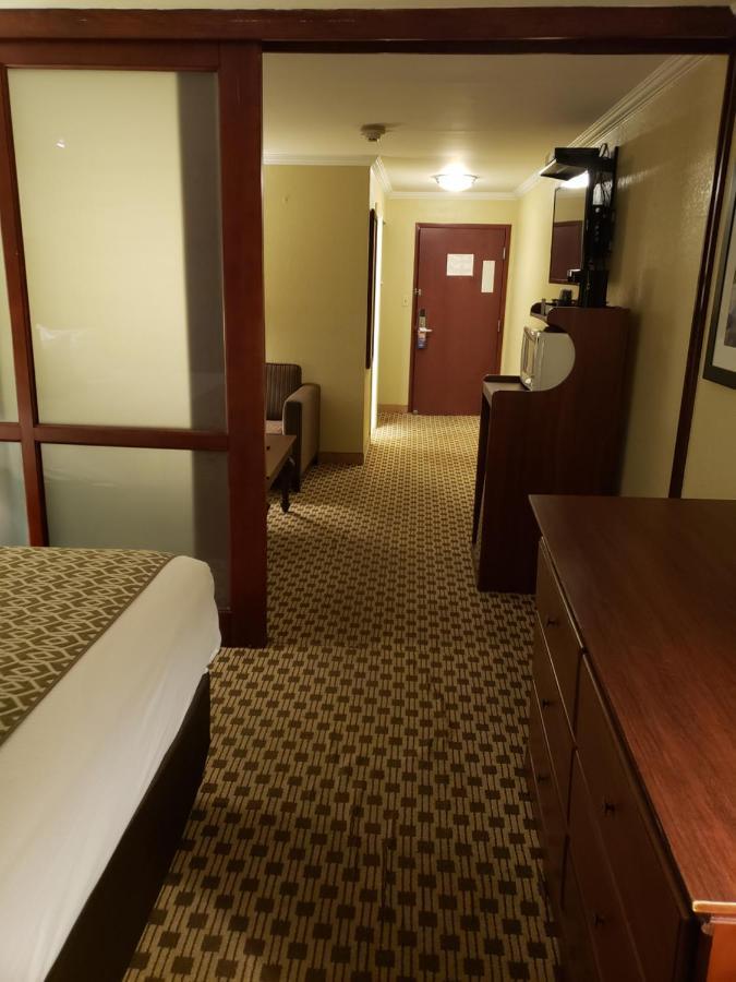 Baymont By Wyndham Pompton Plains/Wayne Hotel Pequannock Exterior photo