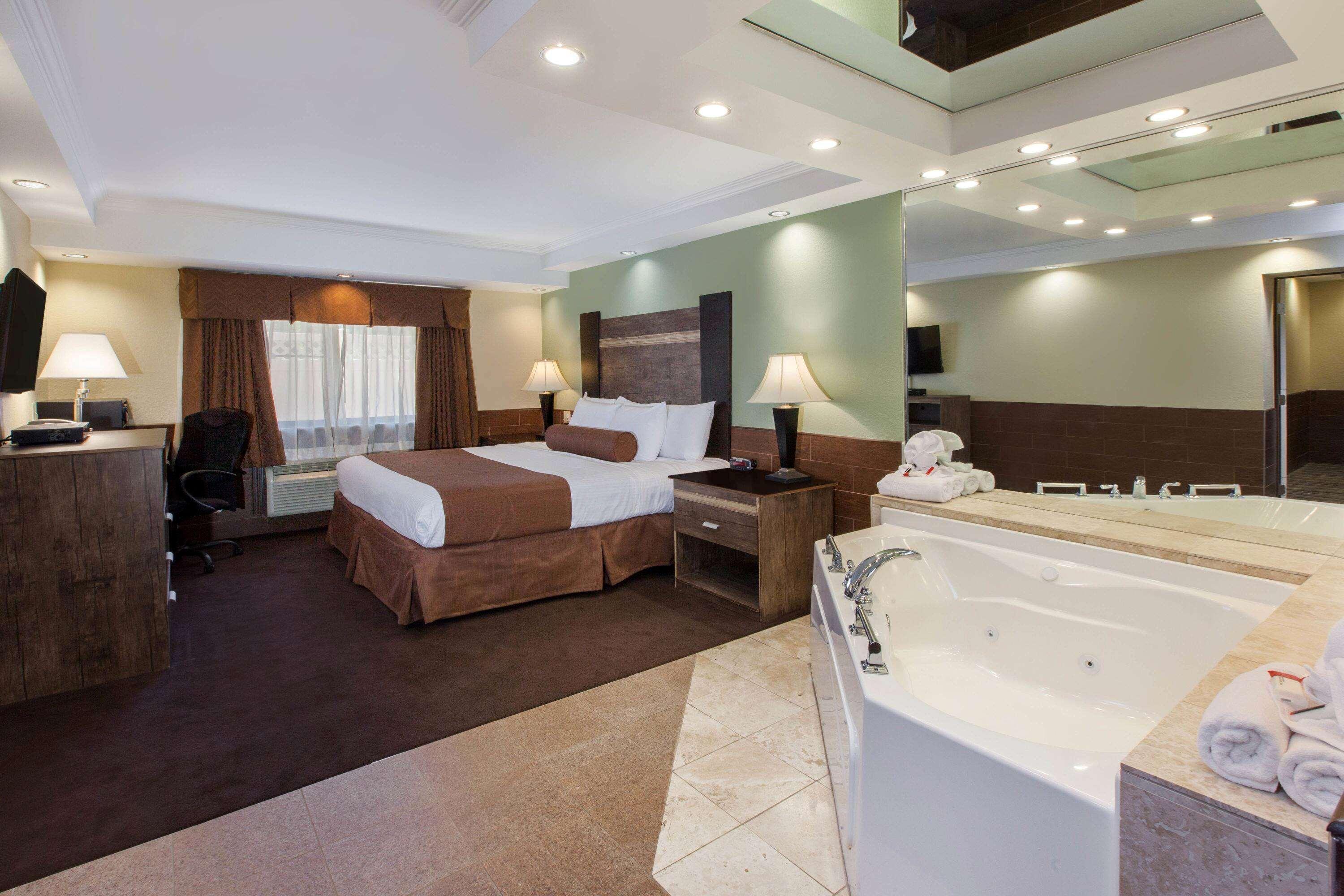 Baymont By Wyndham Pompton Plains/Wayne Hotel Pequannock Exterior photo